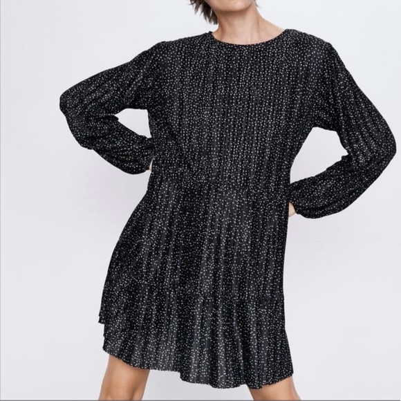 ❤️ Zara Long Sleeved Polkadot Tiered Dress - Picture 3 of 10